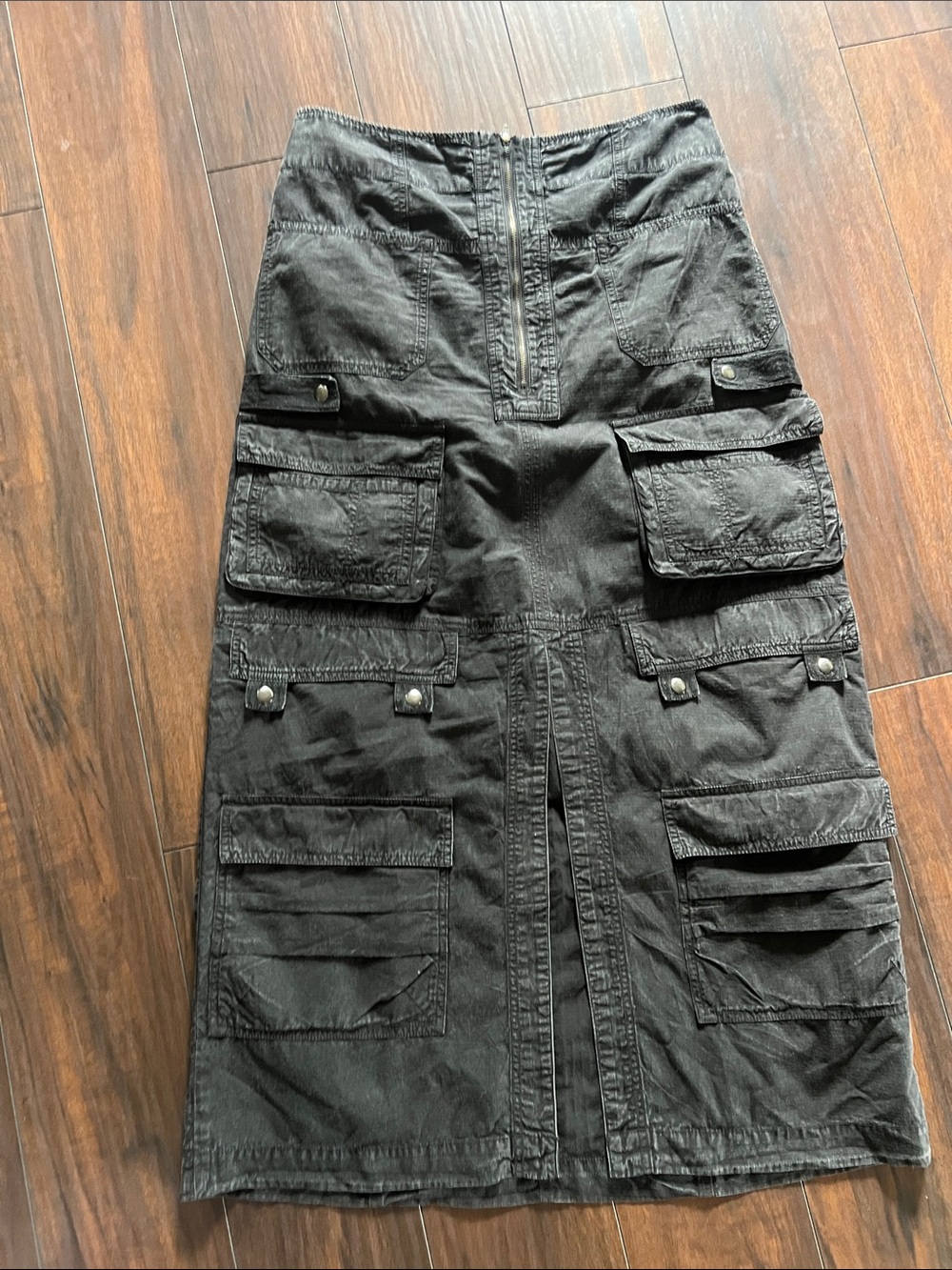 Free People cotton canvas maxi cargo skirt size L, worn once. Excellent.
